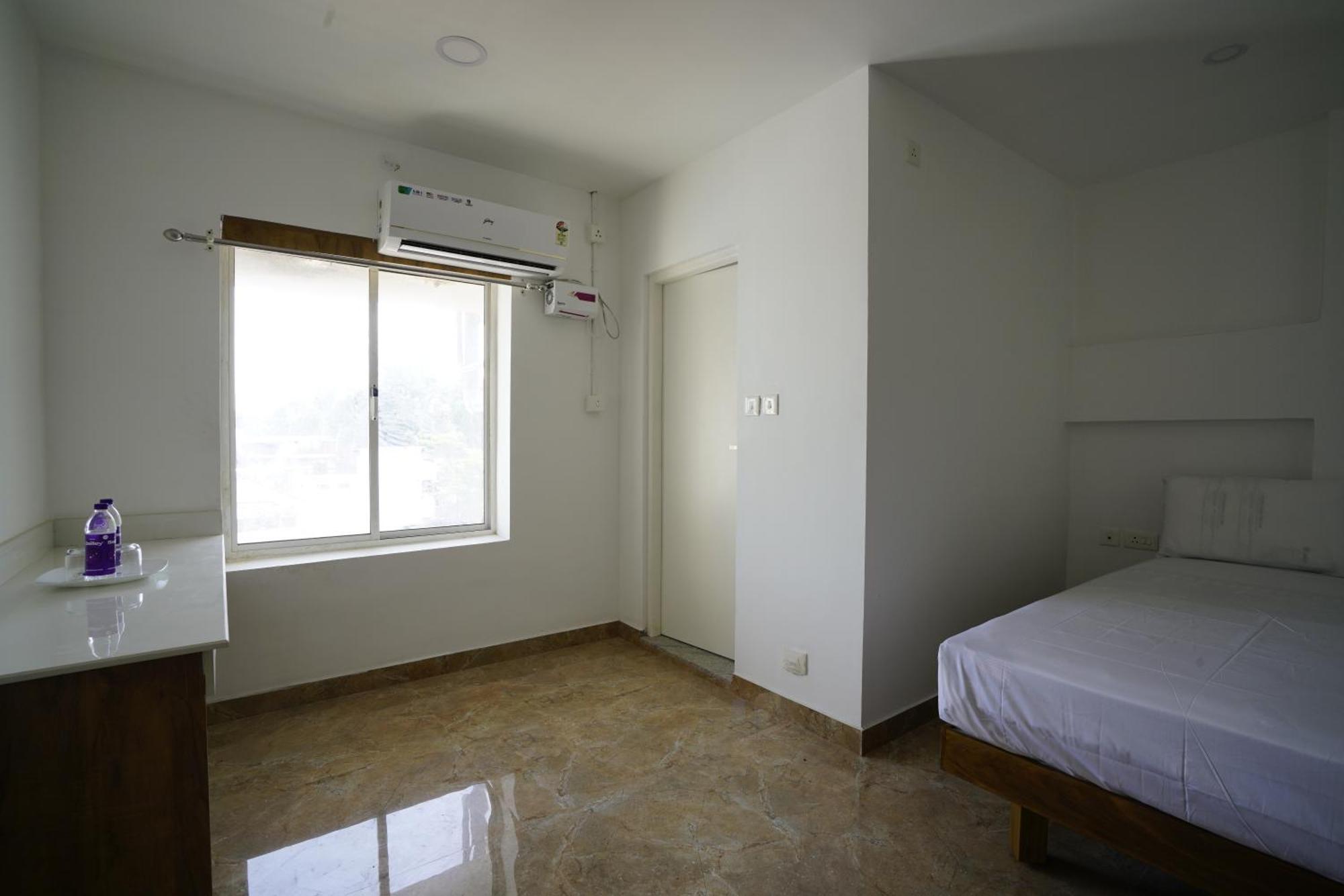 Hotel Quilon Residency Kundara Perumanseri Esterno foto