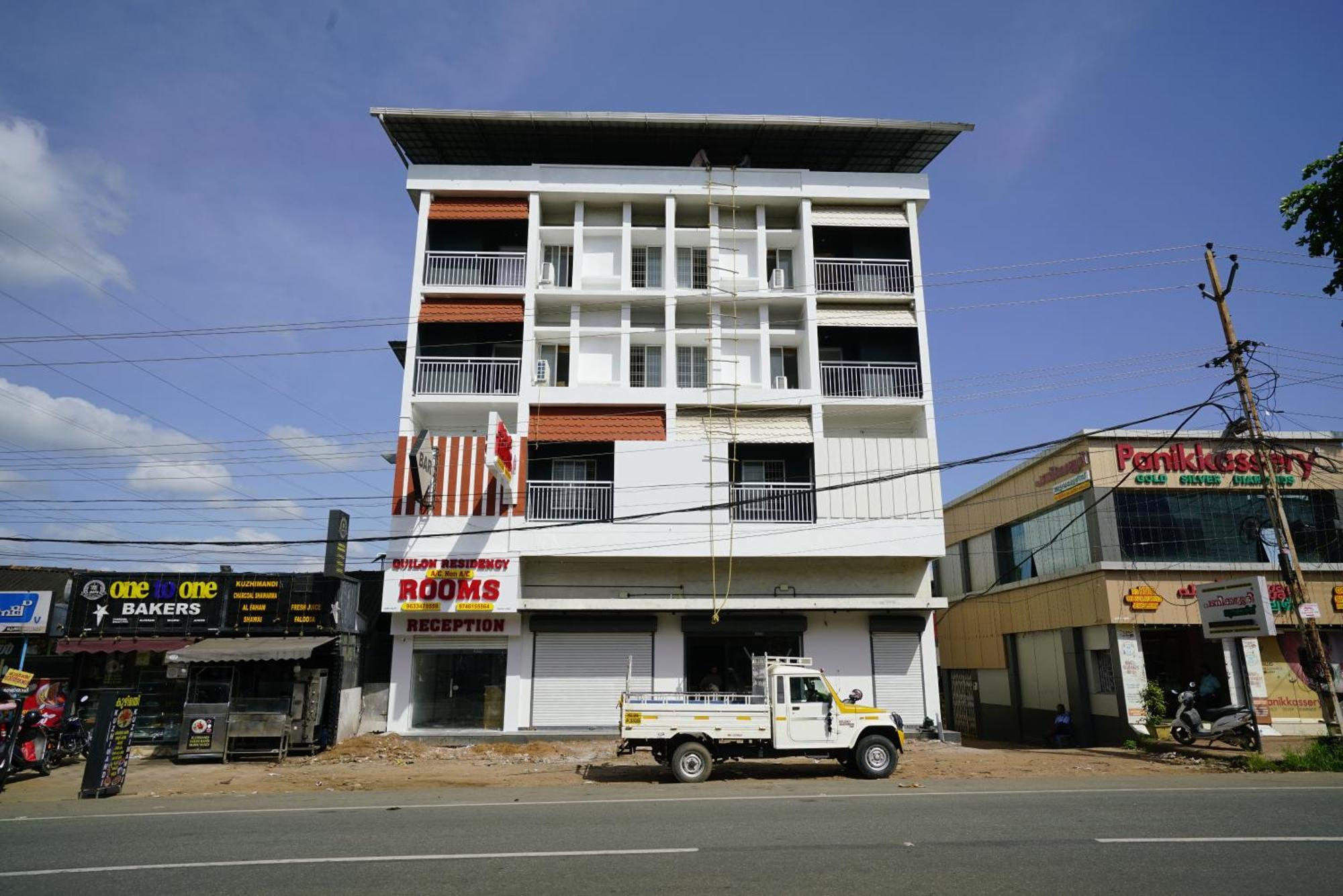 Hotel Quilon Residency Kundara Perumanseri Esterno foto